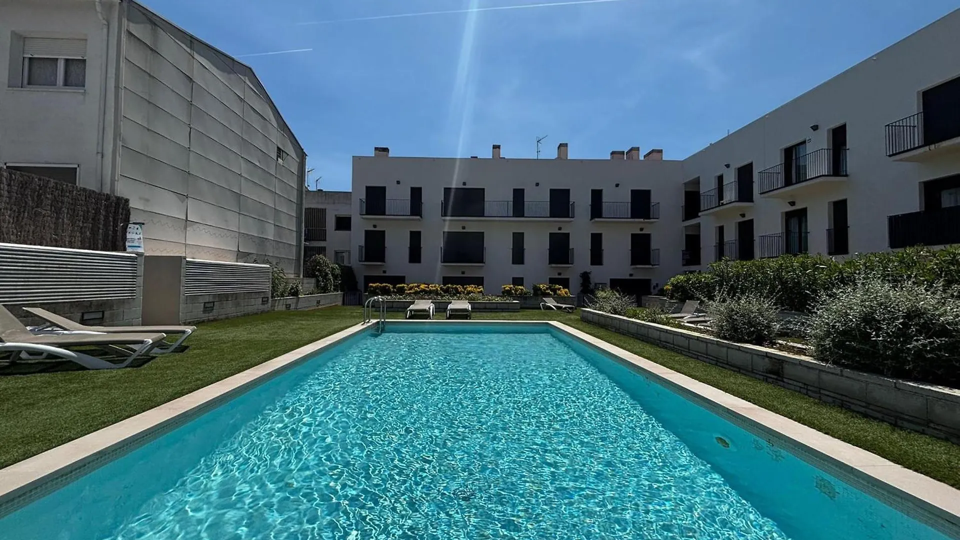 Apartamento Centrico Con Piscina, Parking Y A 200M De La Playa En L'Estartit - Es-323-41