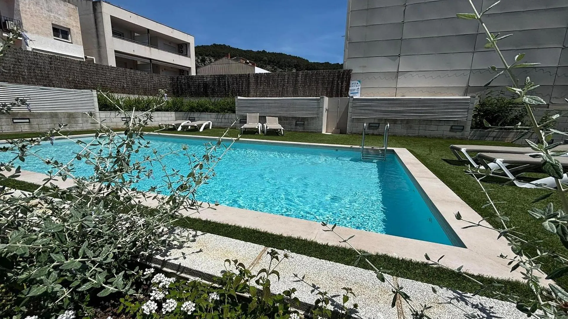 Apartamento Centrico Con Piscina, Parking Y A 200M De La Playa En L'Estartit - Es-323-41