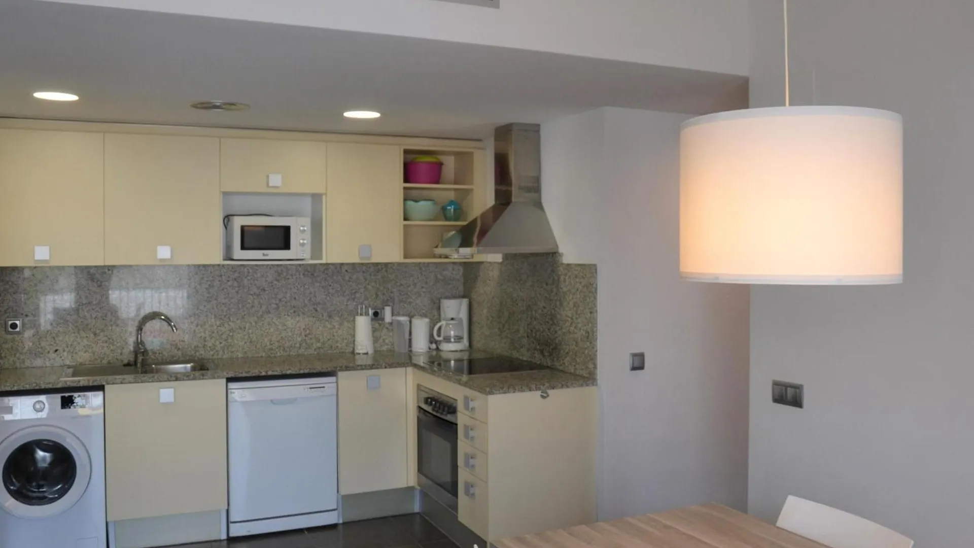 Apartamento Centrico Con Piscina, Parking Y A 200M De La Playa En L'Estartit - Es-323-41